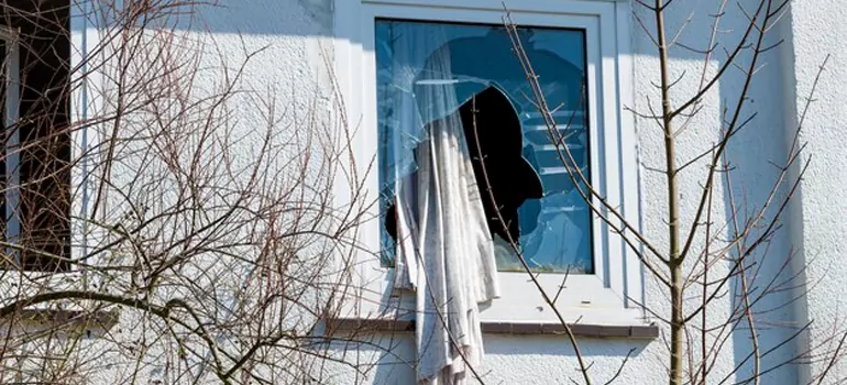Storm Window Installation Contractors in Country Club, FL